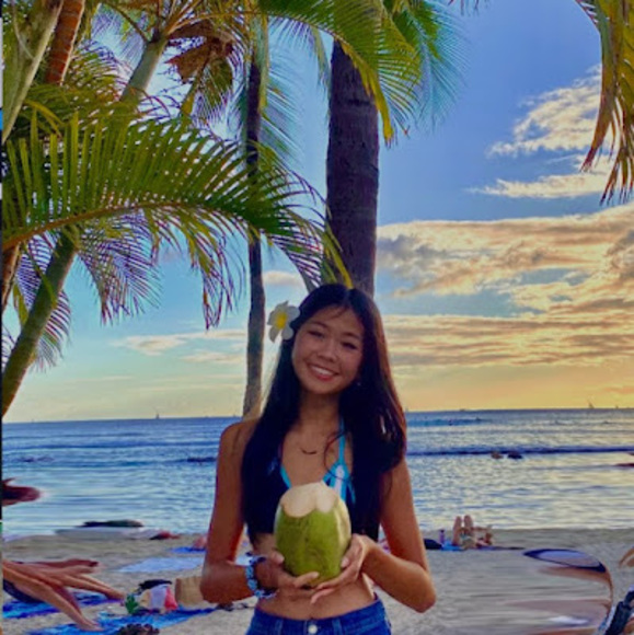 Meet your Posher, Kaitlin - Picture 1 of 1